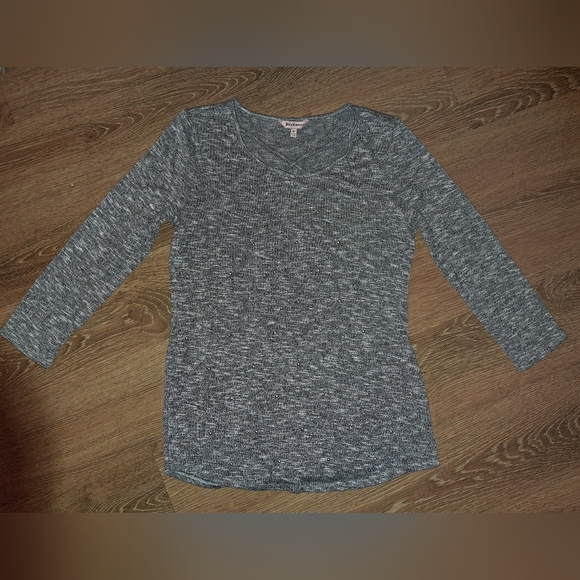 Juicy Couture Bundle Sweater + Burnout Tee + Rhinestone Logo tee Medium - Picture 4 of 4